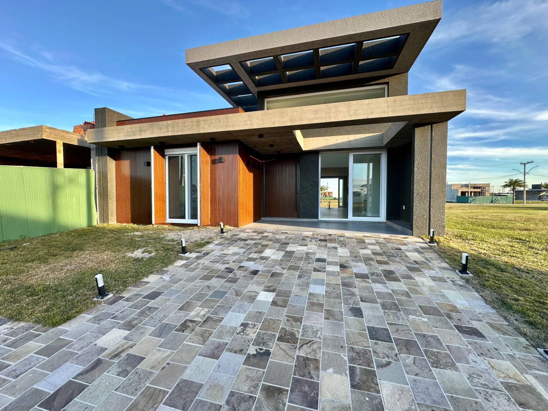 Casa em Condomínio 4 dormitórios para venda, Centro em Xangri-lá | Ref.: 9512